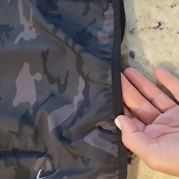 ZYIA ACTIVE FOREST CAMO ZIPPER HOODIE JACKET. - Picture 3 of 12
